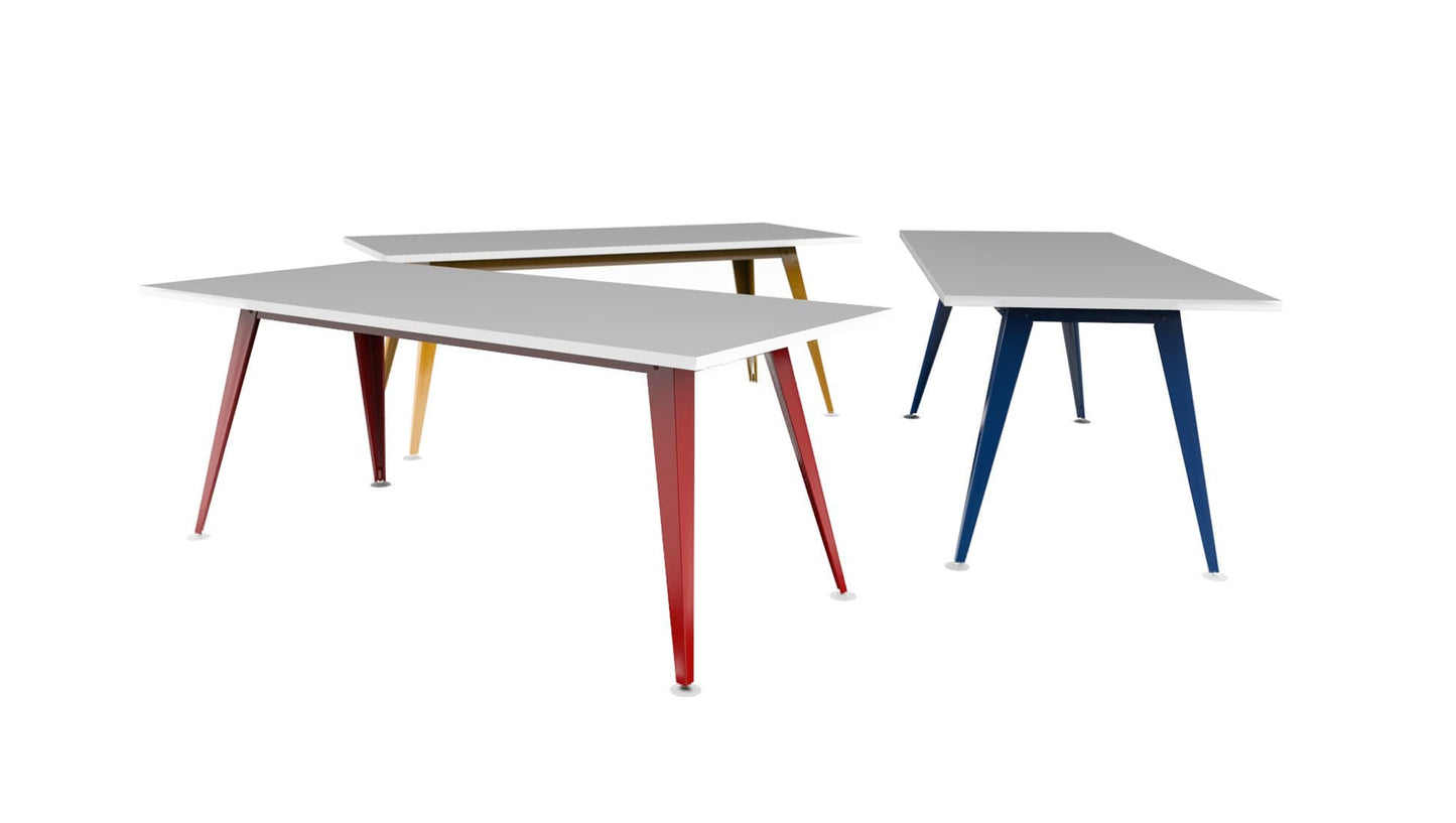 Tables Pavillion Leaner