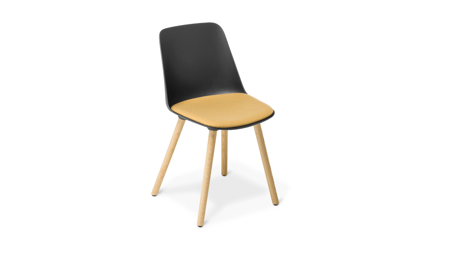 Seating Seat Upholstered / Timber Legs / Black Max Chair