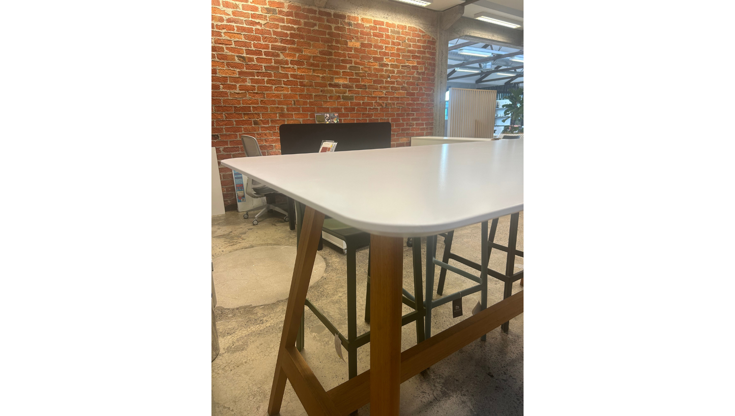 Oslo Leaner - Clearance - McGreals