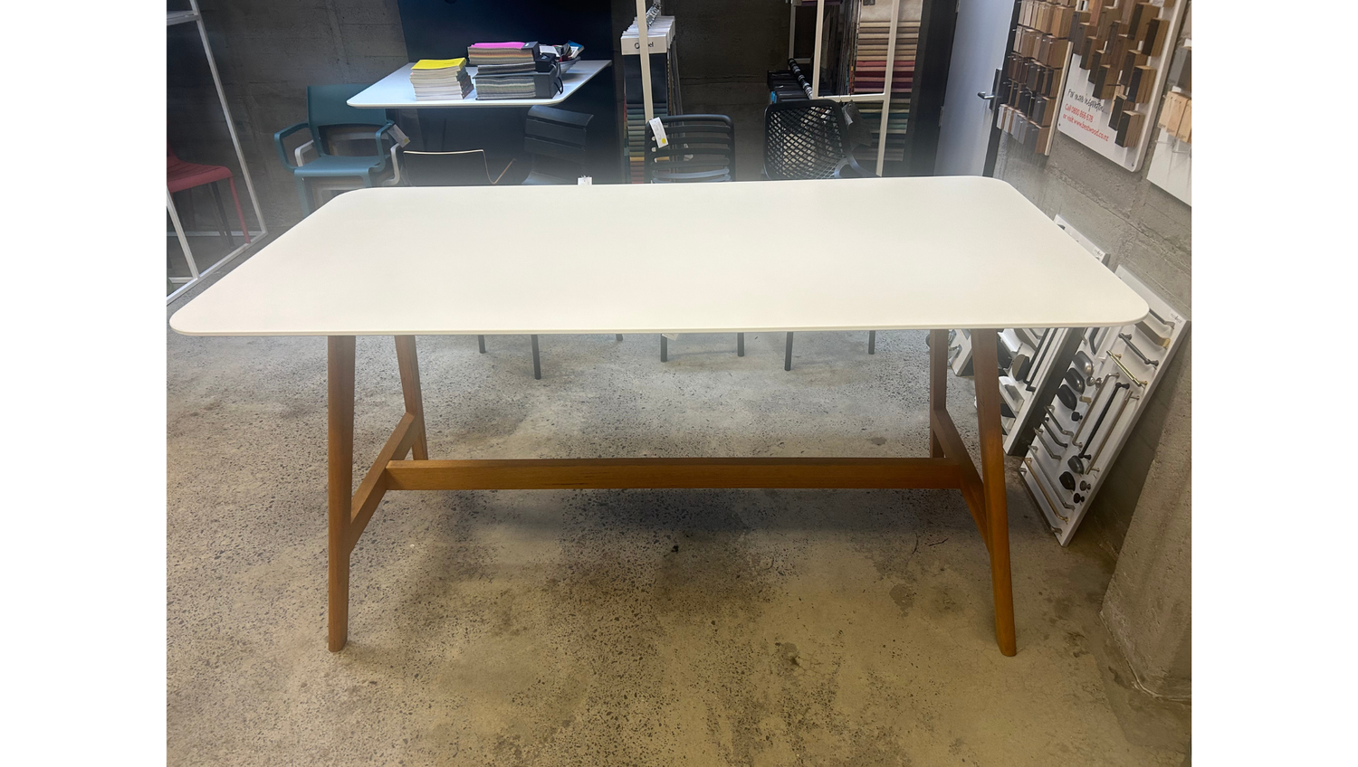 Oslo Leaner - Clearance - McGreals